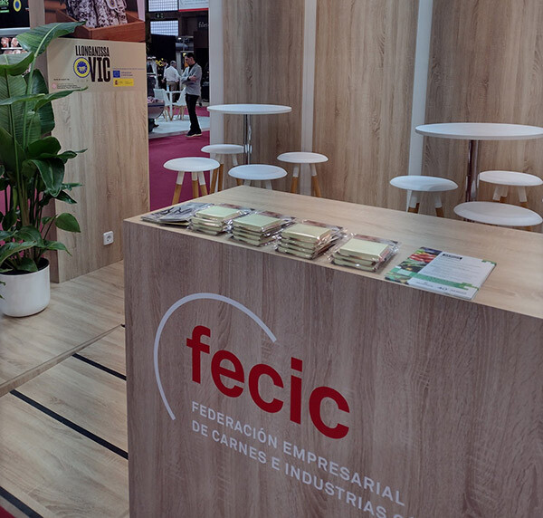 La IGP Llonganissa de Vic a l'estand de FECIC de la fira Alimentaria 